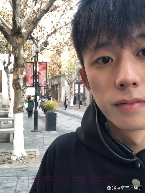 7天6赛仍砍19+5!杨瀚森4犯8失误瑕不遮瑜 美记:看好他的长远未来 7天6赛仍砍19+5!杨瀚森4犯8失误瑕不遮瑜 美记:看好他的长远未来